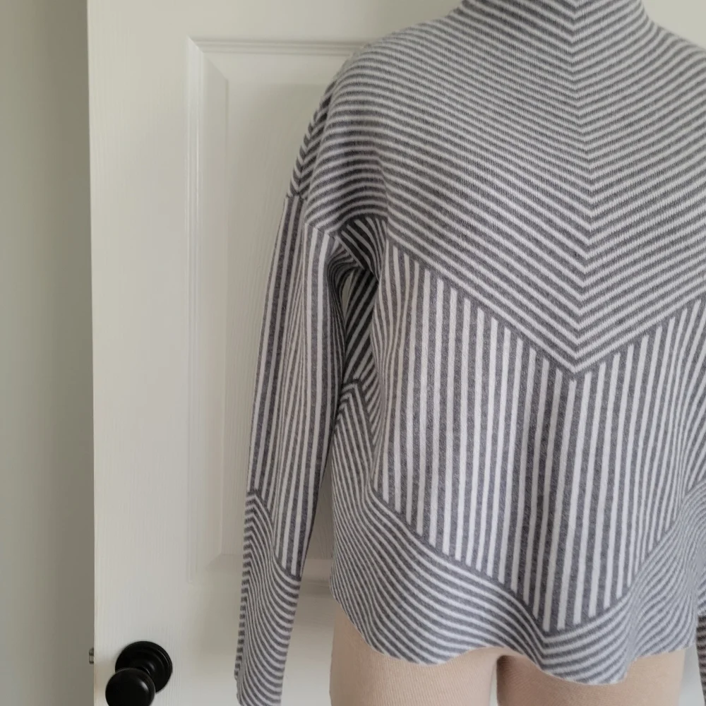 2/$20 Cynthia Rowley Striped Mick Neck Sweater S - Picture 3 of 13